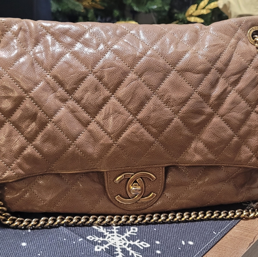 CHANEL Crinkle Glazed Flap
